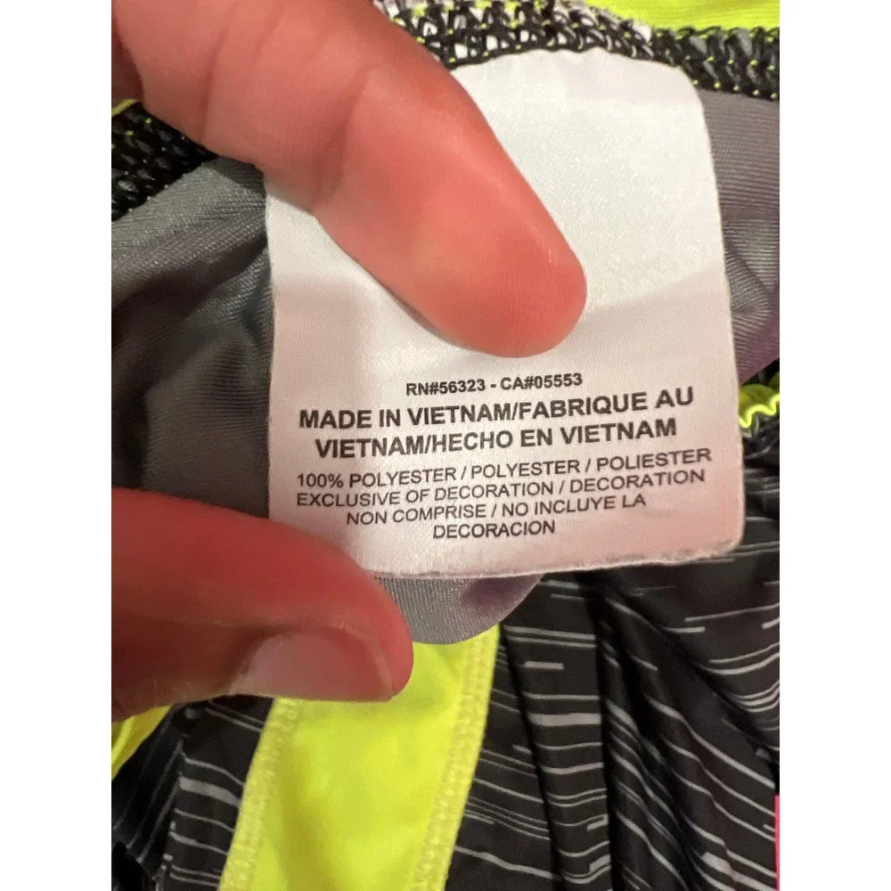 Nike ships contrast glitch